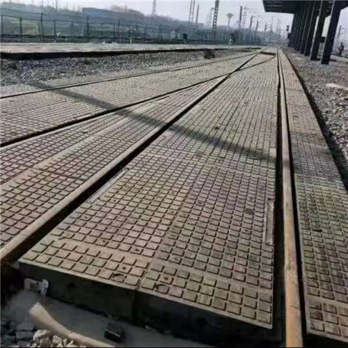 華礦重工一批道口板發往烏魯木齊